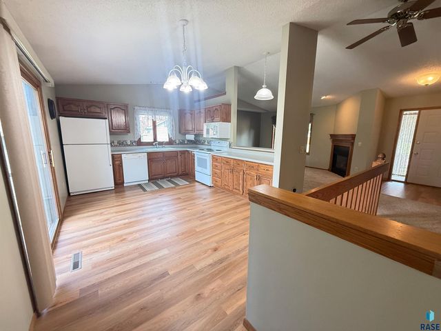 4712 E Hanna Cir Circle, Sioux Falls, SD 57110