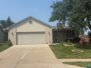 4712 E Hanna Cir Circle, Sioux Falls, SD 57110