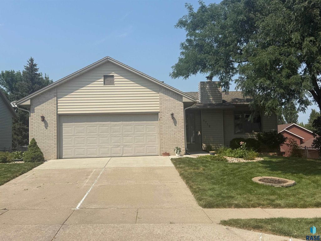 4712 E Hanna Cir Circle, Sioux Falls, SD 57110
