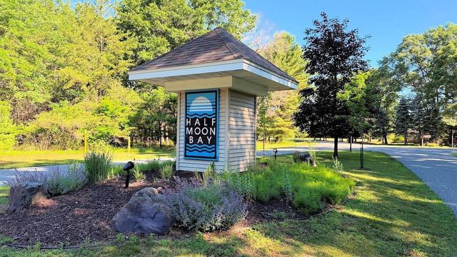 N7743 Half Moon Bay Drive, New Lisbon, WI 53950