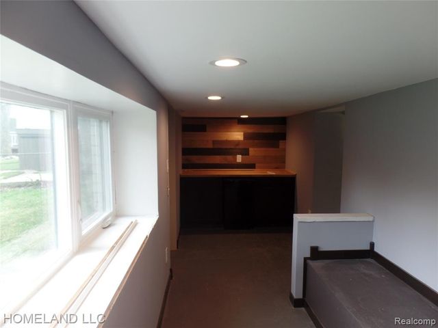 4039 Lotus Drive, Waterford, MI 48329
