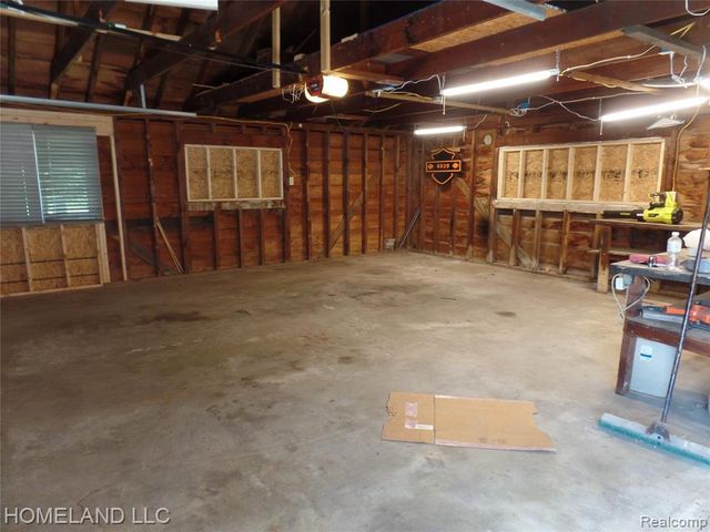 4039 Lotus Drive, Waterford, MI 48329