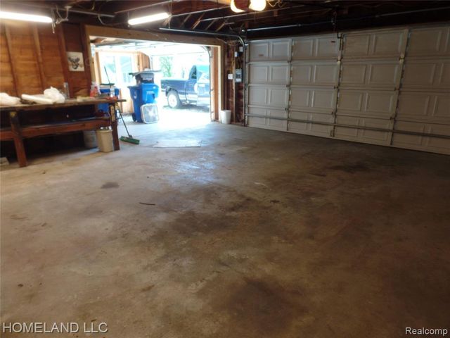 4039 Lotus Drive, Waterford, MI 48329