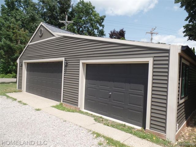 4039 Lotus Drive, Waterford, MI 48329