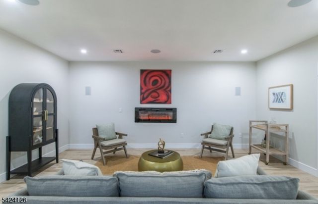 28 Bennington Rd, Livingston Twp., NJ 07039