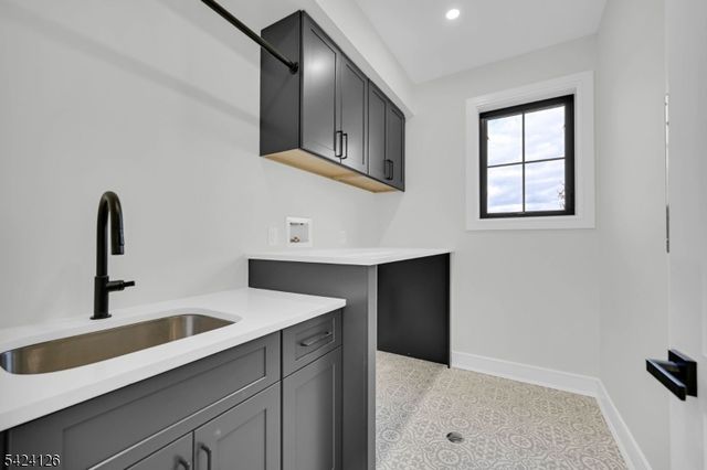 28 Bennington Rd, Livingston Twp., NJ 07039