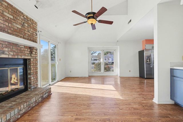 718 Live Oak Dr., North Myrtle Beach, SC 29582