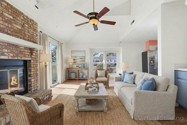 718 Live Oak Dr., North Myrtle Beach, SC 29582