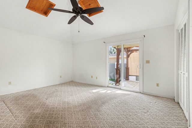 718 Live Oak Dr., North Myrtle Beach, SC 29582