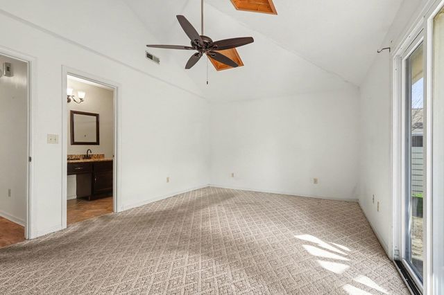 718 Live Oak Dr., North Myrtle Beach, SC 29582