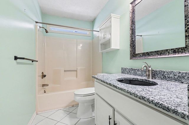 718 Live Oak Dr., North Myrtle Beach, SC 29582