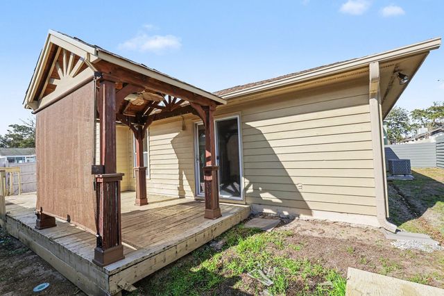 718 Live Oak Dr., North Myrtle Beach, SC 29582