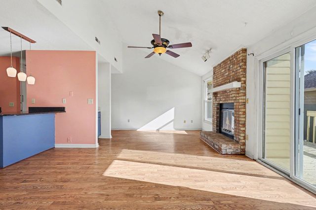 718 Live Oak Dr., North Myrtle Beach, SC 29582