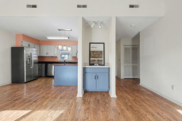 718 Live Oak Dr., North Myrtle Beach, SC 29582