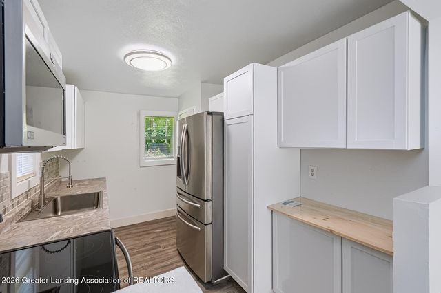 714 S Hayford Avenue, Lansing, MI 48912