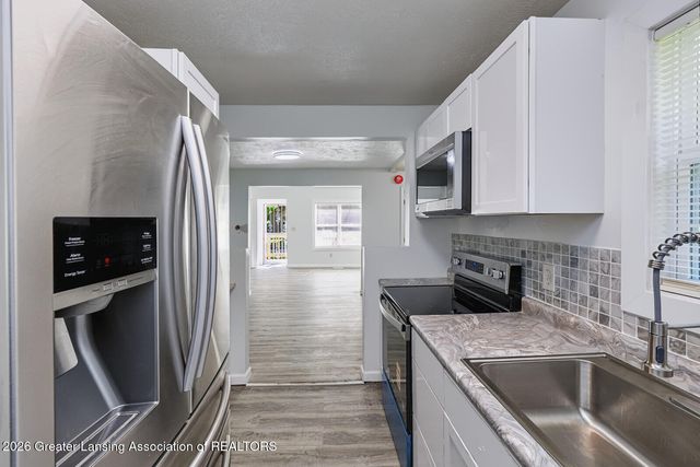 714 S Hayford Avenue, Lansing, MI 48912