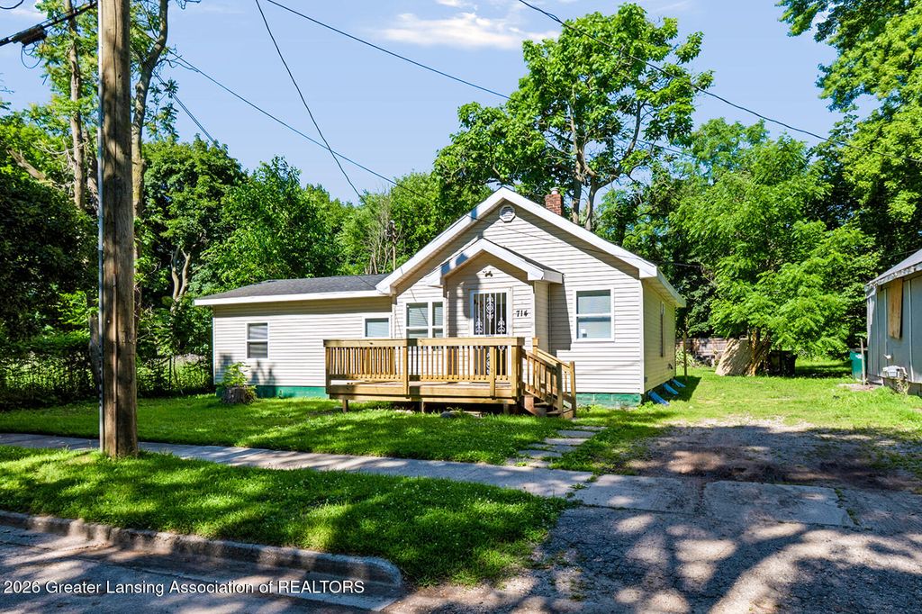 714 S Hayford Avenue, Lansing, MI 48912