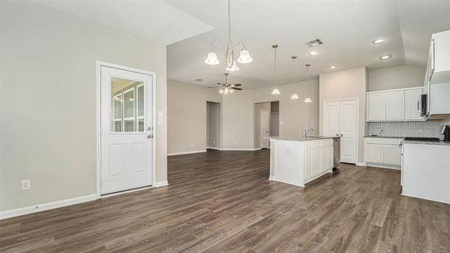 15020 Meadow Glen N, Conroe, TX 77306