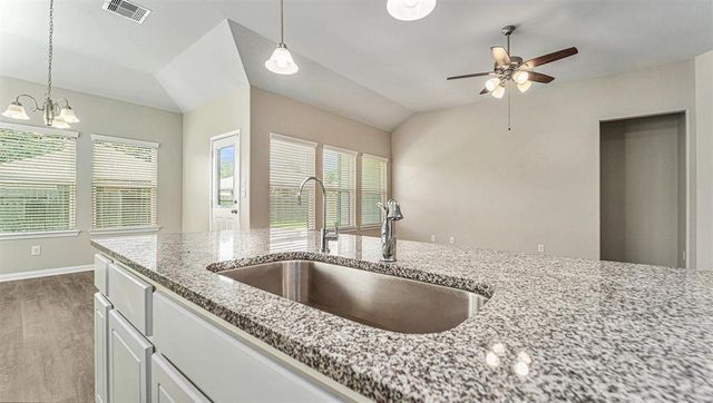 15020 Meadow Glen N, Conroe, TX 77306