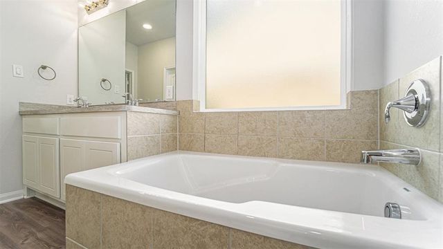 15020 Meadow Glen N, Conroe, TX 77306