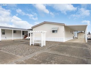 1000 E CENTRAL Ave 35, Sutherlin, OR 97479