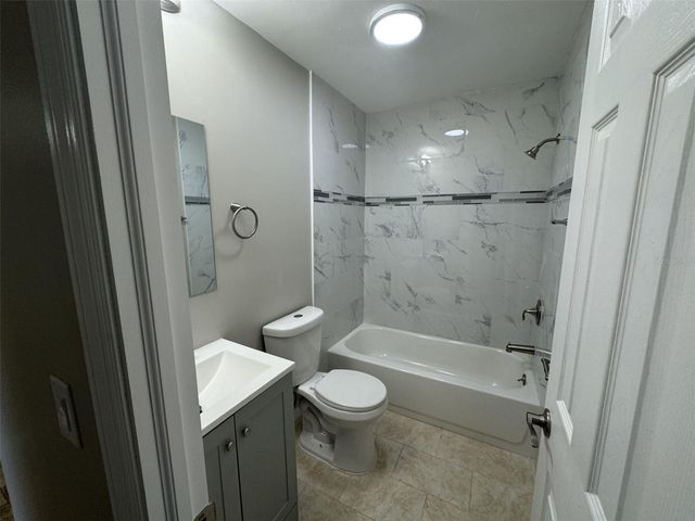 3602 BENEVA ROAD 405, Sarasota, FL 34232