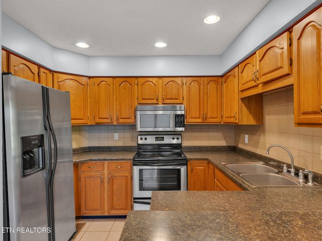 1017 Middleton Place, Knoxville, TN 37923