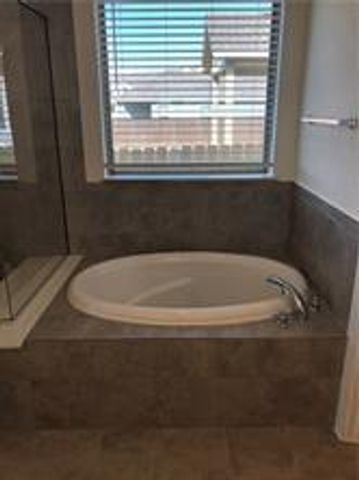 625 Golden Glory RD, Leander, TX 78641