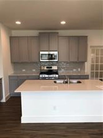 625 Golden Glory RD, Leander, TX 78641