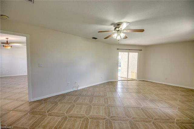 238 SW 43rd TER, Cape Coral, FL 33914