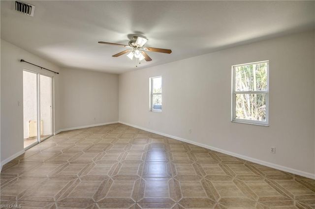 238 SW 43rd TER, Cape Coral, FL 33914