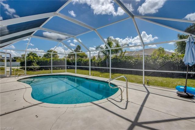238 SW 43rd TER, Cape Coral, FL 33914