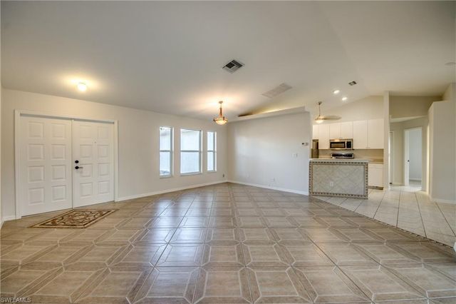 238 SW 43rd TER, Cape Coral, FL 33914