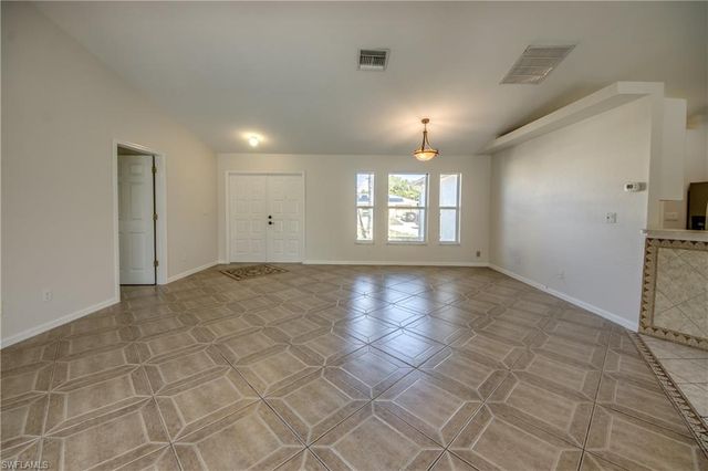 238 SW 43rd TER, Cape Coral, FL 33914