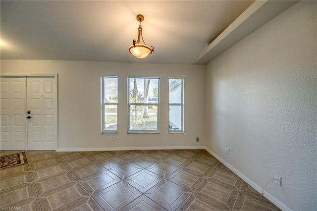 238 SW 43rd TER, Cape Coral, FL 33914