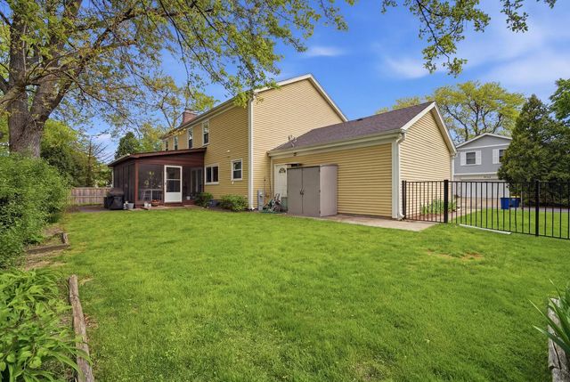 2831 FARMINGTON Road, Northbrook, IL 60062