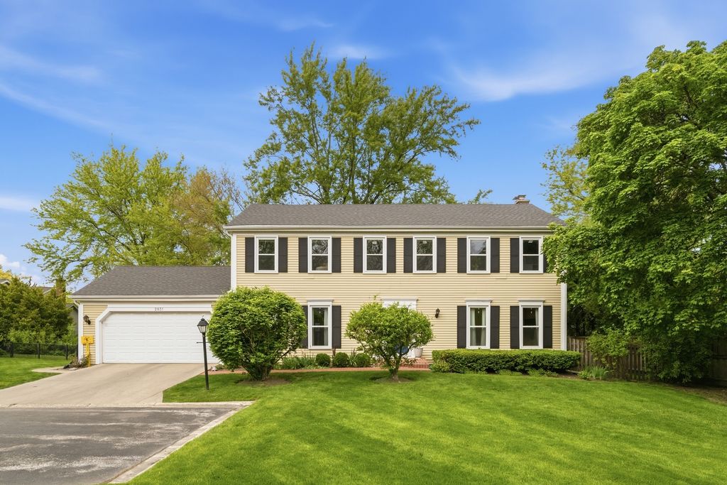2831 FARMINGTON Road, Northbrook, IL 60062