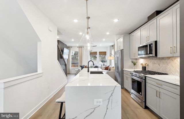 3029 NINA CLARKE DR, Rockville, MD 20850