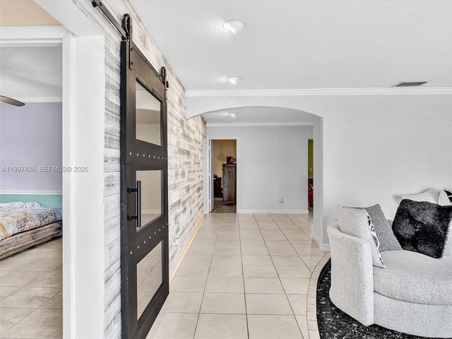 1900 NW 95th Avenue, Pembroke Pines, FL 33024