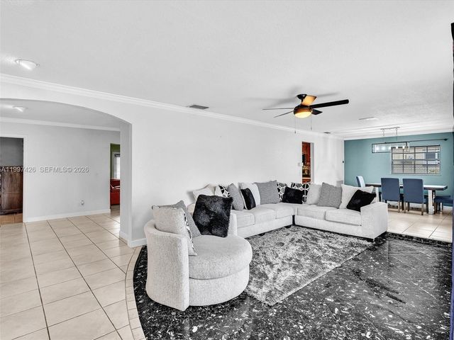 1900 NW 95th Avenue, Pembroke Pines, FL 33024