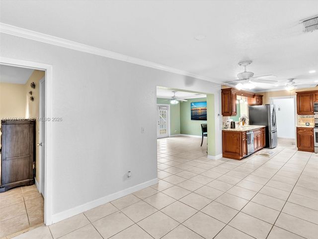 1900 NW 95th Avenue, Pembroke Pines, FL 33024