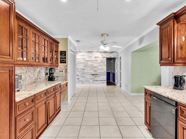 1900 NW 95th Avenue, Pembroke Pines, FL 33024
