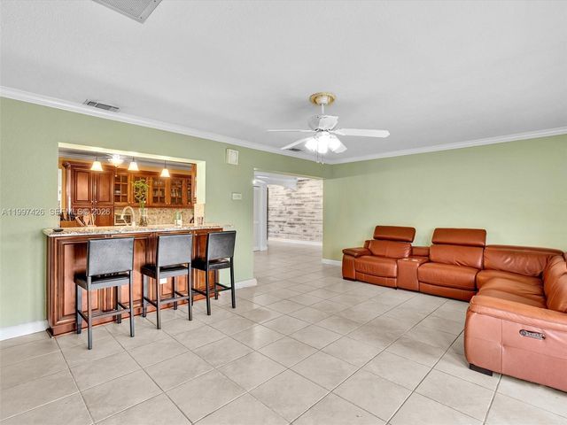 1900 NW 95th Avenue, Pembroke Pines, FL 33024
