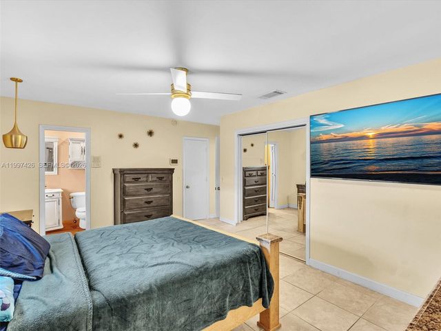 1900 NW 95th Avenue, Pembroke Pines, FL 33024