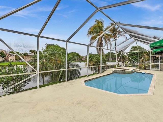 1900 NW 95th Avenue, Pembroke Pines, FL 33024