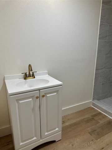 408 Randall Street 9, Pasadena, TX 77506