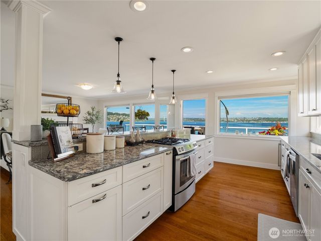 969 12th Avenue, Fox Island, WA 98333