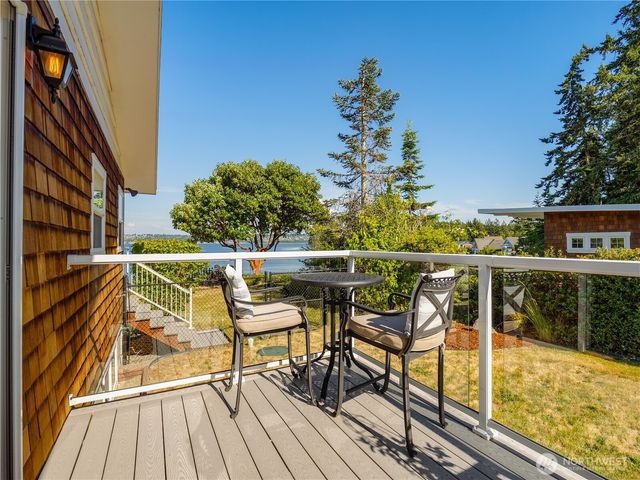 969 12th Avenue, Fox Island, WA 98333