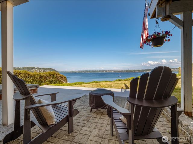 969 12th Avenue, Fox Island, WA 98333