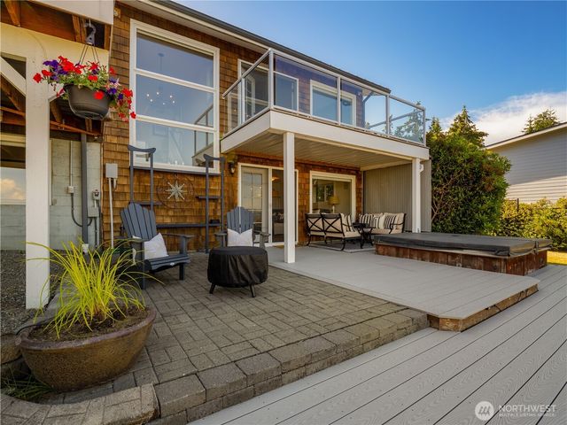 969 12th Avenue, Fox Island, WA 98333